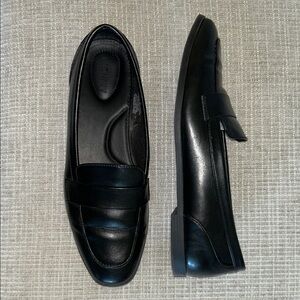 Women’s OLD NAVY Black Slip-On Loafers • Sz 9